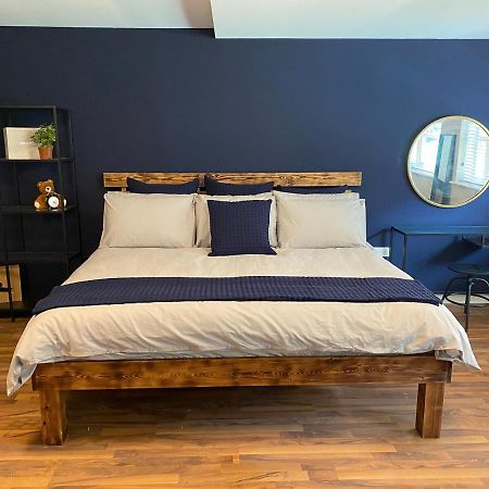 שורהאם-ביי-דה-סי Riverside Townhouse, Only 20 Minutes From Brighton And Worthing מראה חיצוני תמונה
