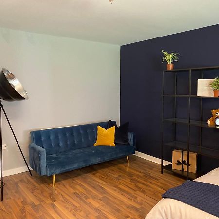 שורהאם-ביי-דה-סי Riverside Townhouse, Only 20 Minutes From Brighton And Worthing מראה חיצוני תמונה