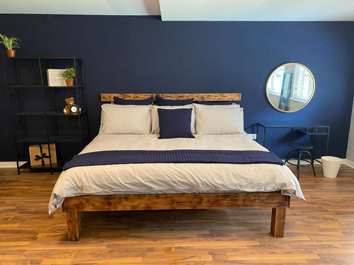 שורהאם-ביי-דה-סי Riverside Townhouse, Only 20 Minutes From Brighton And Worthing מראה חיצוני תמונה
