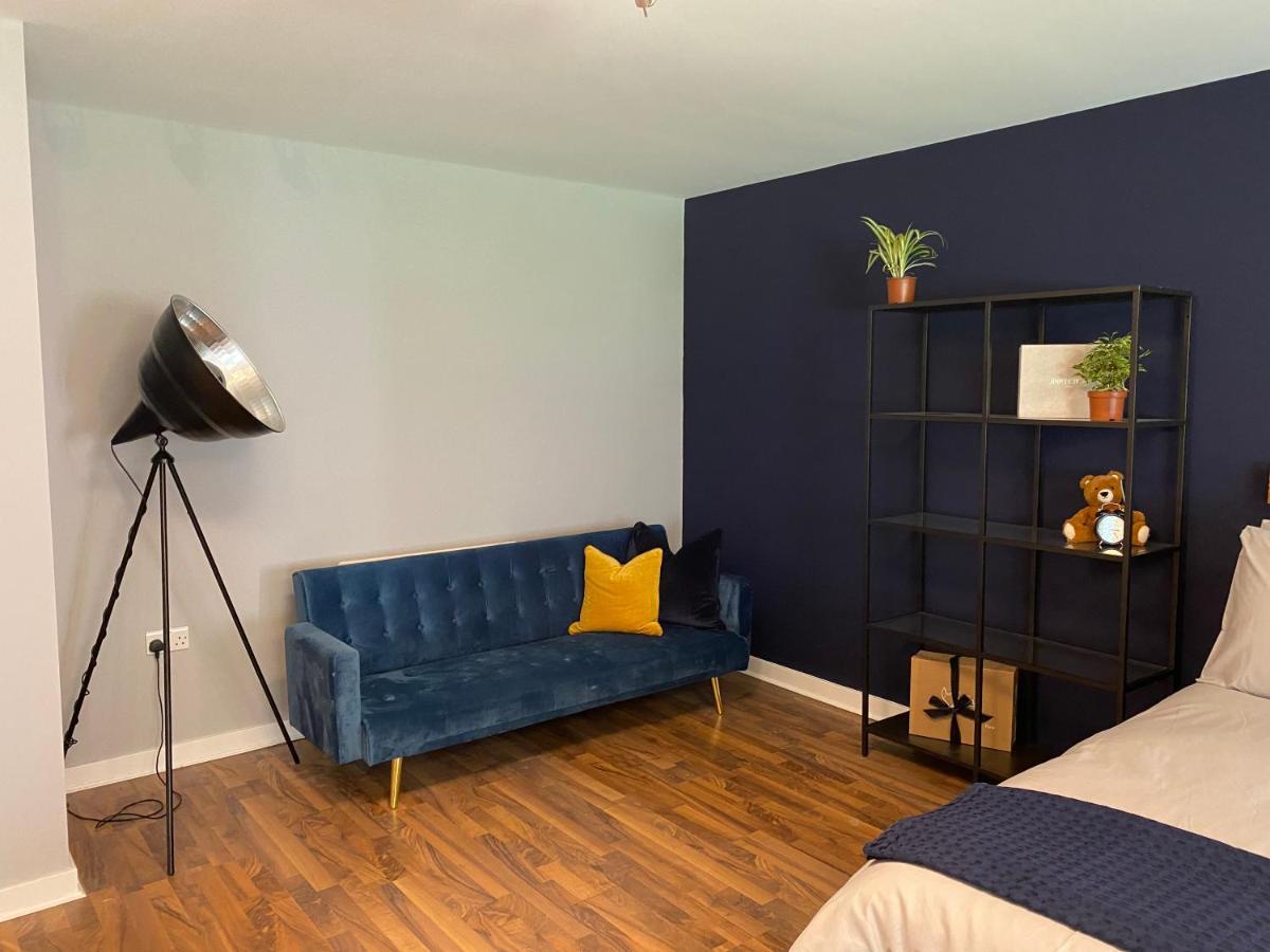 שורהאם-ביי-דה-סי Riverside Townhouse, Only 20 Minutes From Brighton And Worthing מראה חיצוני תמונה
